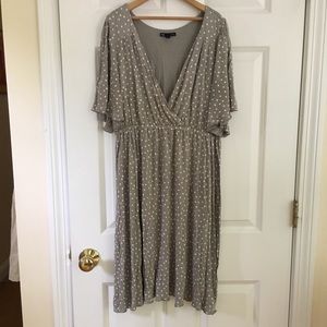 Grey Gap maternity dress with white polka dots